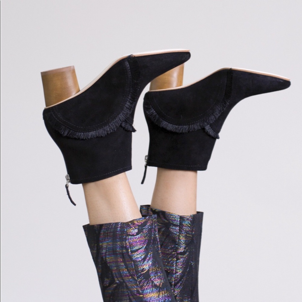 NWOB Bernardo 1975 Fringe Ankle Booties